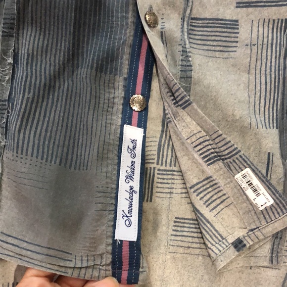 ROBERT GRAHAM 100% Cotton Lightweight Button Down Shirt - Picture 6 of 13